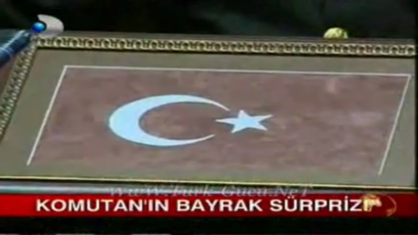 0055_bayraklari-bayrak-yapan-ustundeki-kandir