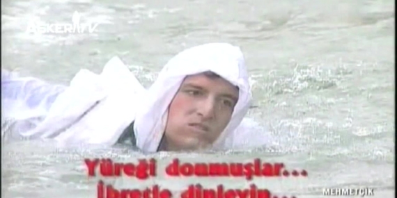 -20 Derecedeki suda yüzen Mehmetçik