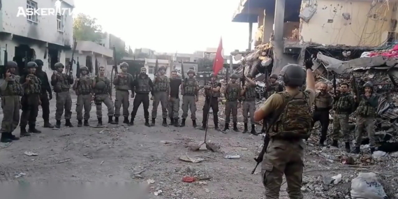 Bu Bayrak Şiiri ve Komando Marşı Böyle Okunur (JÖH’ler)