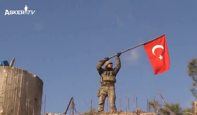 Burseya Dağı’na Türk bayrağını dikildi!
