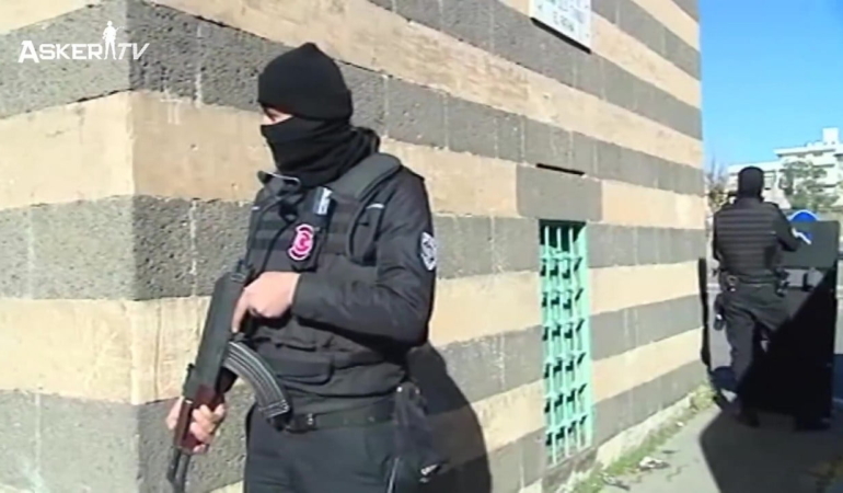 Diyarbakır Sur sokakları (Hendek Operasyonları)