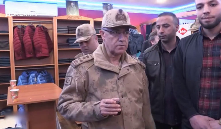 Jandarma Genel Komutanı eski habercisiyle karşılaşırsa