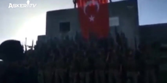 Mehmetçik’ten muhteşem şiir: O mübârek bayrak, işte bu bayrak!