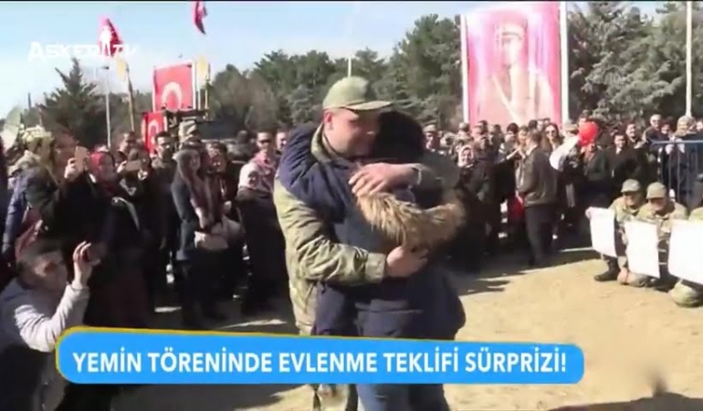 Yemin Töreninde Evlenme Teklifi Sürprizi