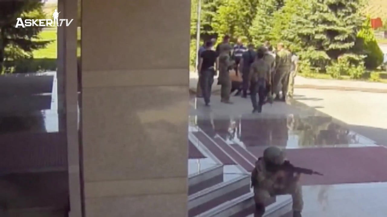 zekai-aksakallinin-omer-halisdemiri-alnindan-optugu-goruntuler-ortaya-cikti