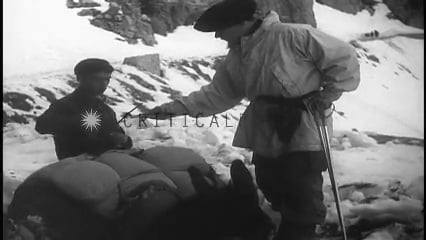 kayak-takimiyla-kimlik-kontrolu-yapan-turk-askeri-1948