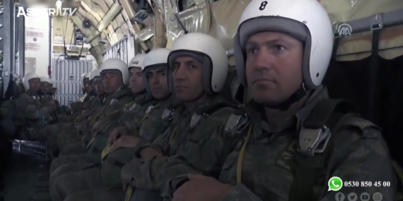 Paraşütçü Komandolar Gökyüzünde