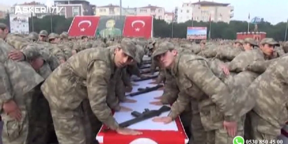 Yemin töreninde çalınan müzik şaşırttı