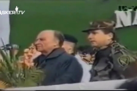 bosna-hersek-aliya-izzet-begovicin-askerlerini-selamlamasi