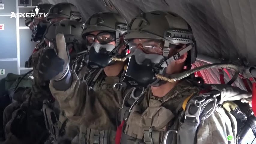 ozel-kuvvetlerin-bordobereliler-parasut-atlayisi