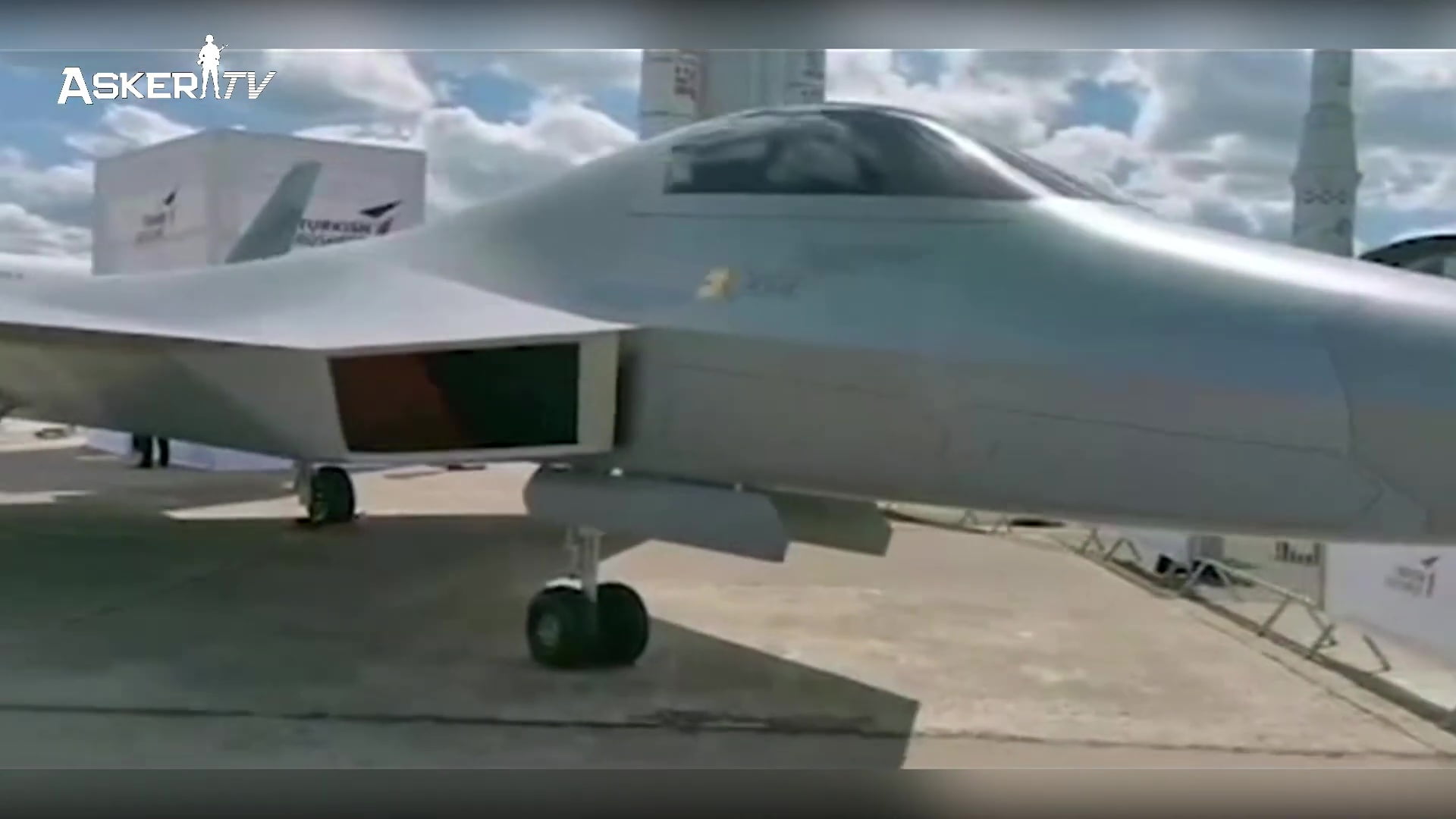 ilk-yerli-savas-ucaginin-modeli-pariste-sergileniyor