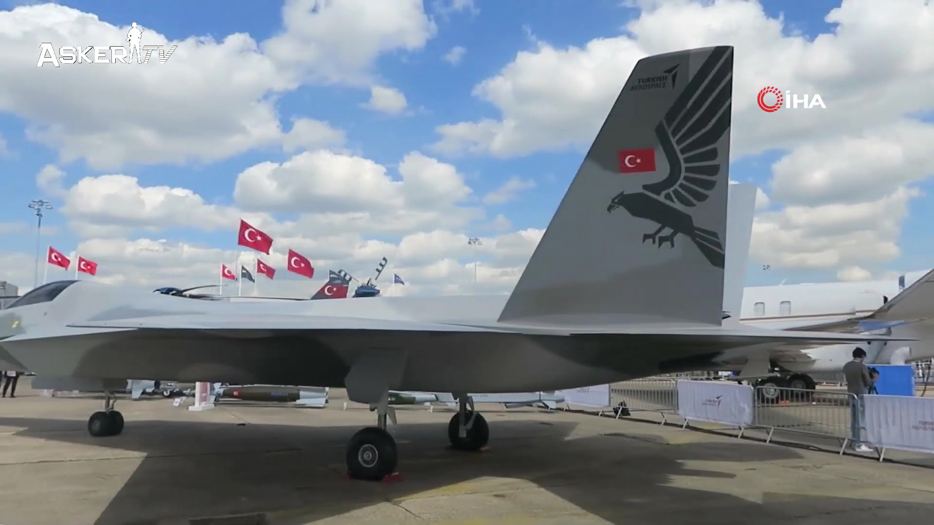 milli-muharip-ucak-ilk-kez-sergileniyor