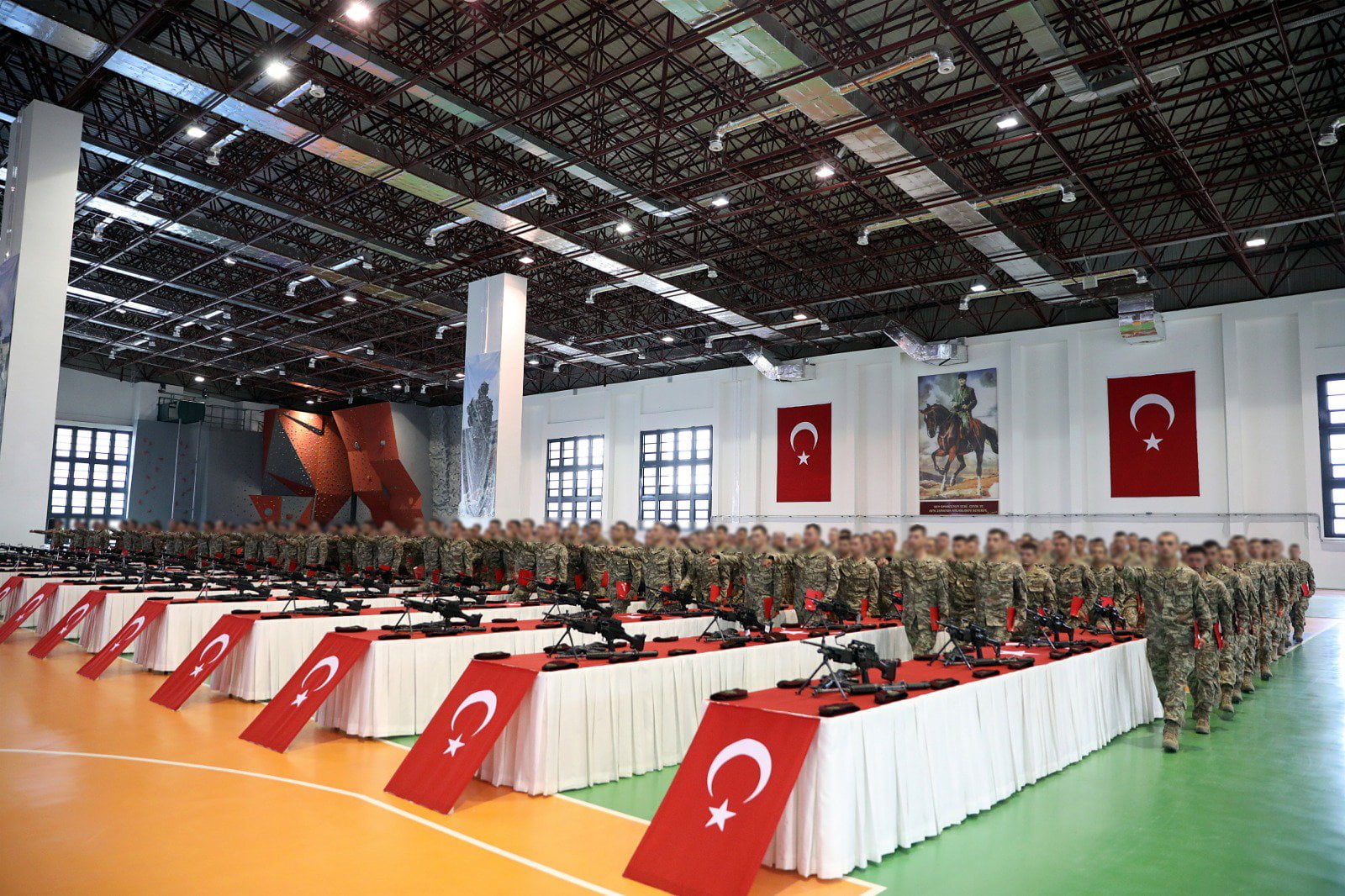 ozel-kuvvetler-ihtisas-kursunu-bitirenler-bordo-bere-takmaya-hak-kazandi (2)