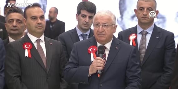 Yaşar Güler SAHA EXPO Uluslararası Savunma ve Uzay Sanayi Fuarı’ndaki TUSAŞ standında
