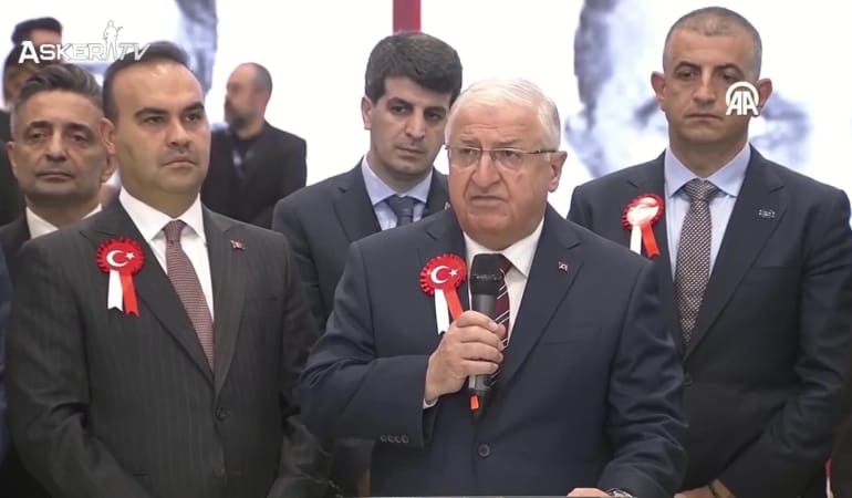 Yaşar Güler SAHA EXPO Uluslararası Savunma ve Uzay Sanayi Fuarı’ndaki TUSAŞ standında