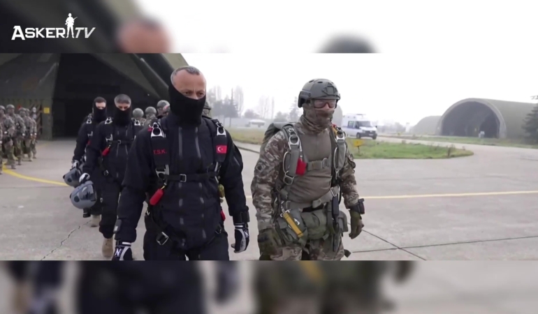 Bordo Berelilerin Serbest Paraşüt Eğitimi: Zorlu Görevlerin Hazırlık Süreci