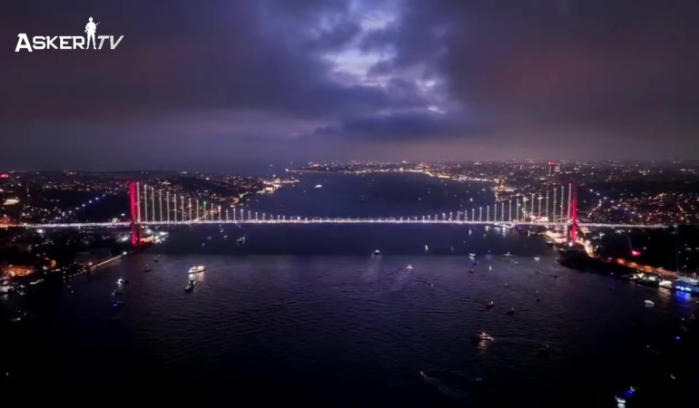 cumhuriyetin-100-yil-donumu-dolayisiyla-turk-donanmasinin-tarihinin-en-buyuk-resmi-gecidi