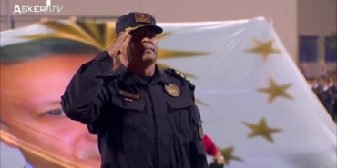 jsga-jandarma-joak-tahta-kuleden-inis-ve-serbest-parasut-gosterisi-2022