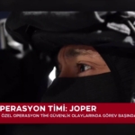 siyah-giyen-adamlar-joper-timleri-ucak-kacirma-senaryosunda-nefes-kesti