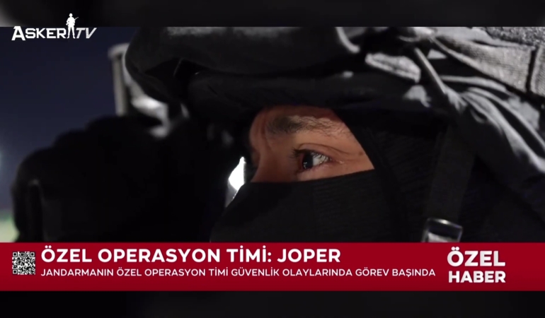 siyah-giyen-adamlar-joper-timleri-ucak-kacirma-senaryosunda-nefes-kesti