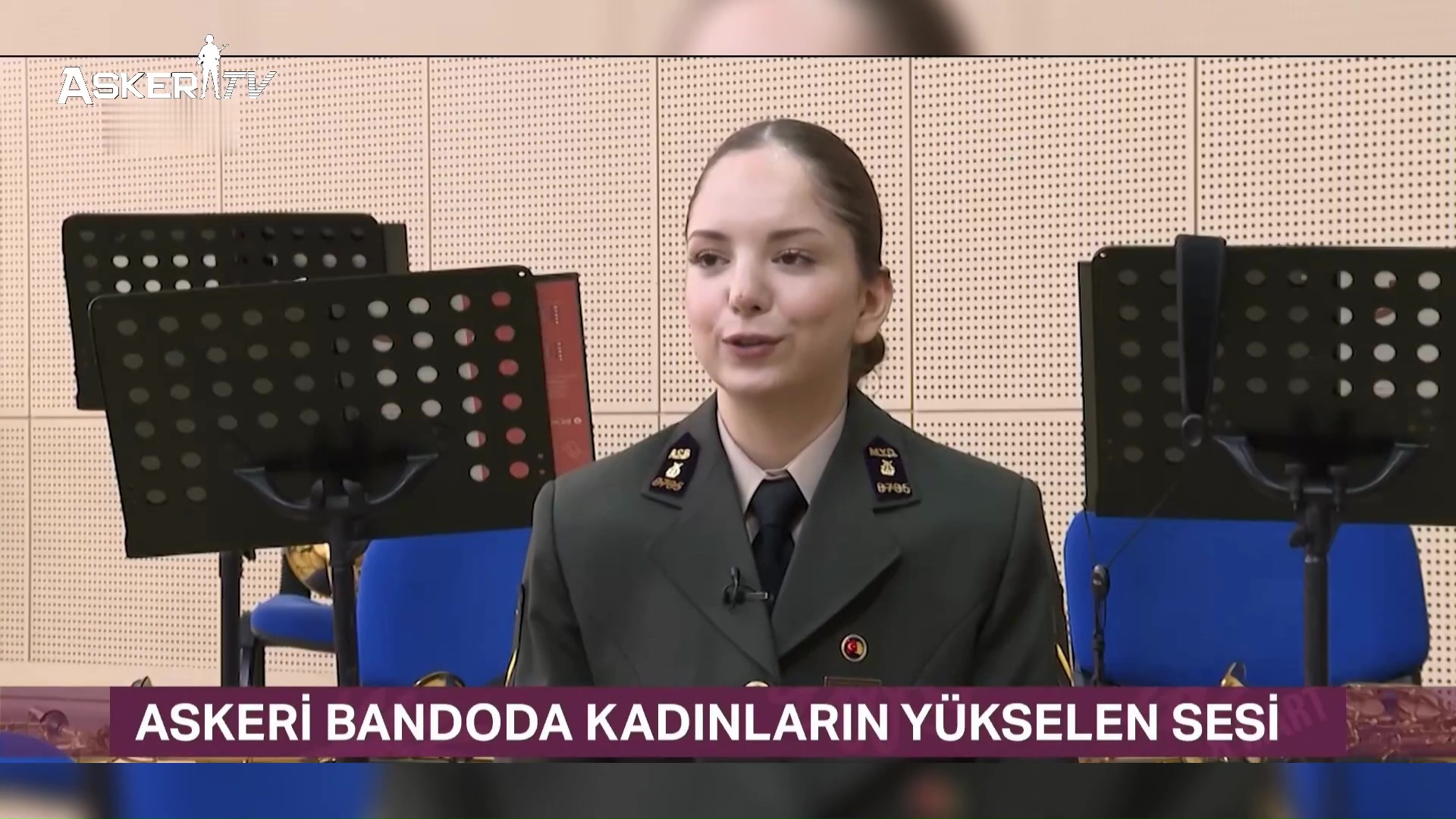 uniforma-icinde-sanat-askeri-bandoda-kadinlarin-yeni-donemi