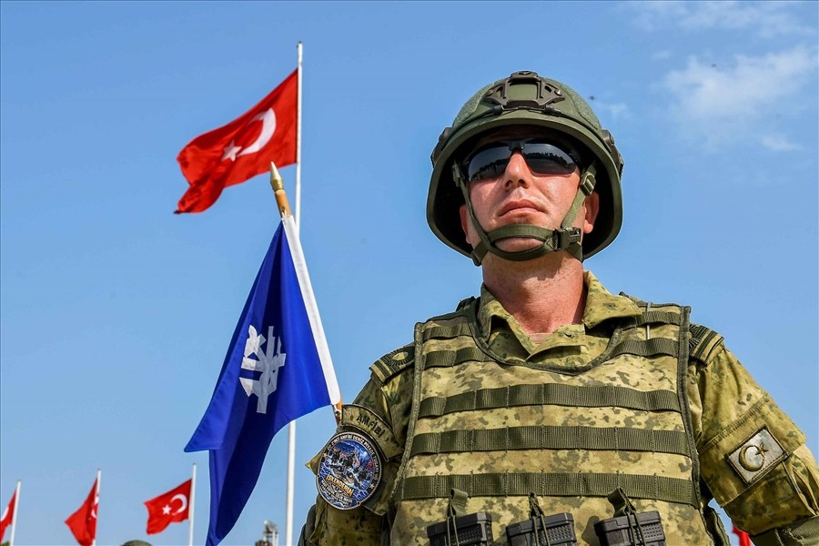 2’nci Amfibi Deniz Piyade Tugay Komutanlığı Sancak Verme Töreni gerçekleştirildi